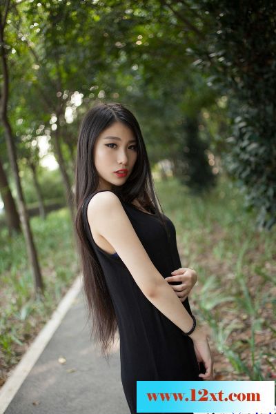 红色裹身裙去约会的二姐37P