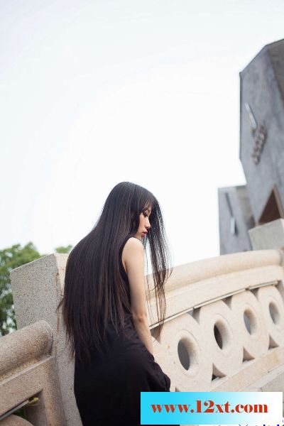 红色裹身裙去约会的二姐37P