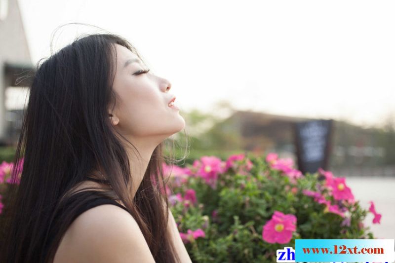 红色裹身裙去约会的二姐37P