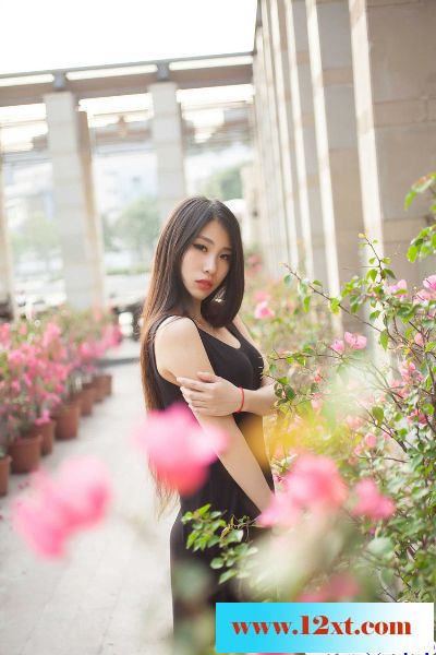 红色裹身裙去约会的二姐37P