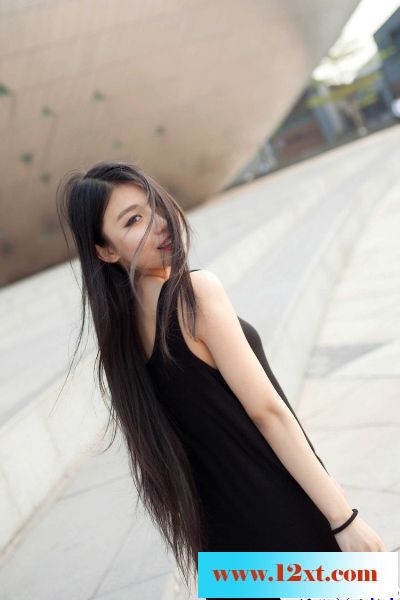 红色裹身裙去约会的二姐37P