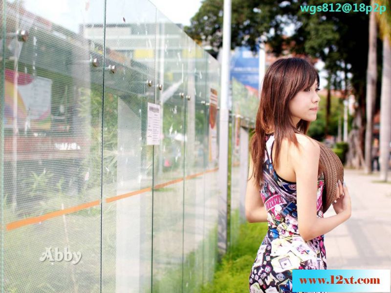 美女可兒的外拍精選42P
