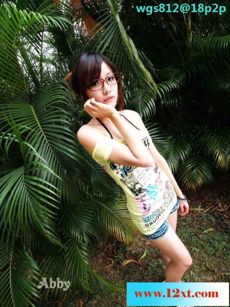 美女可兒的外拍精選42P