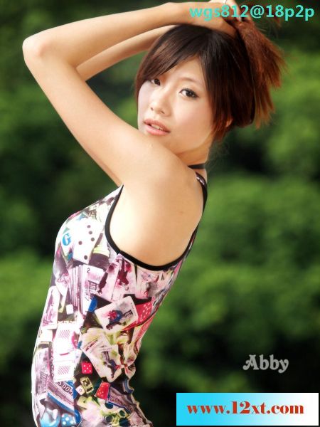 美女可兒的外拍精選42P