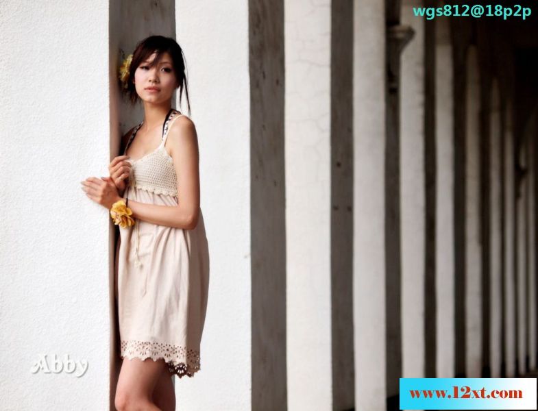 美女可兒的外拍精選42P