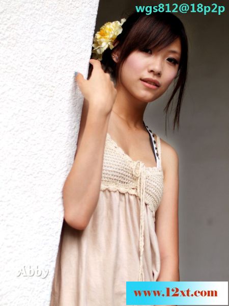 美女可兒的外拍精選42P