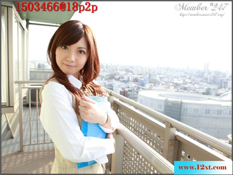 美人辦公女郎誘人絲襪美腿20P