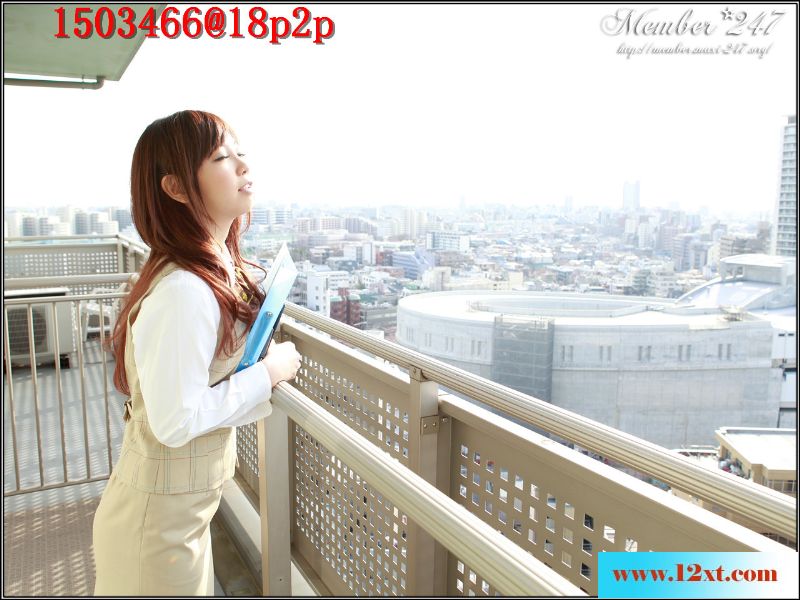 美人辦公女郎誘人絲襪美腿20P