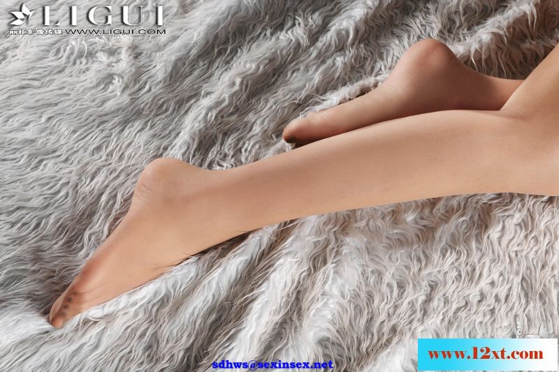 俏丽的女警Model怡萱49P