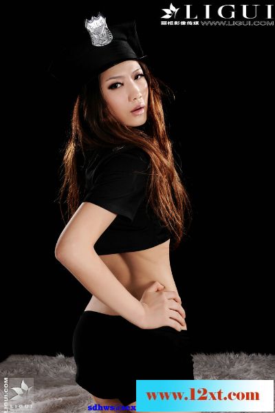 俏丽的女警Model怡萱49P