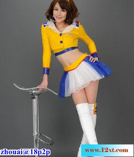 俏丽的制服高跟车模立花サキ30P