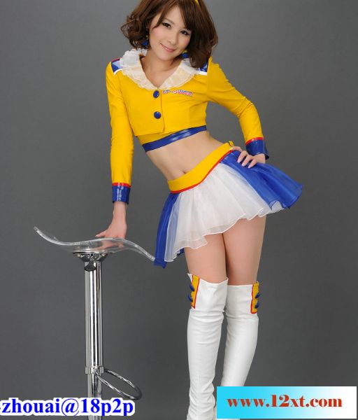 俏丽的制服高跟车模立花サキ30P