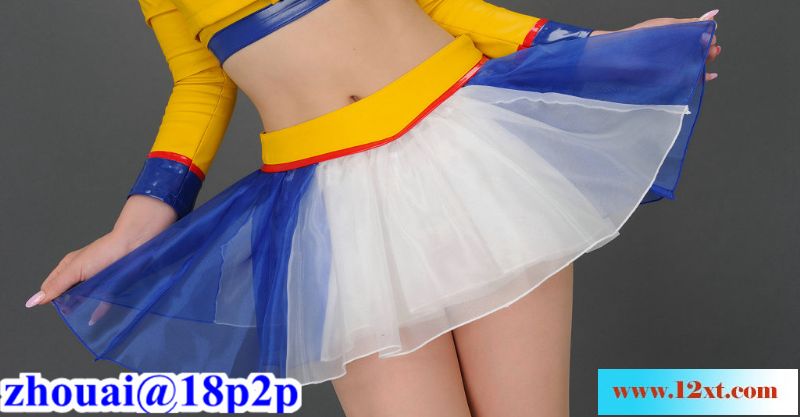 俏丽的制服高跟车模立花サキ30P