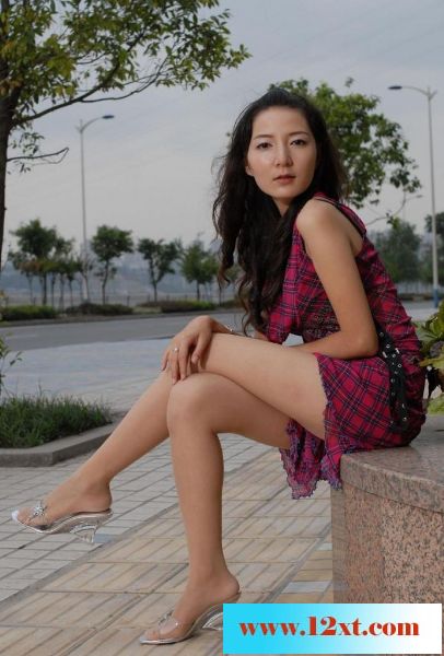 少妇小区内秀肉丝21P