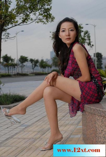 少妇小区内秀肉丝21P