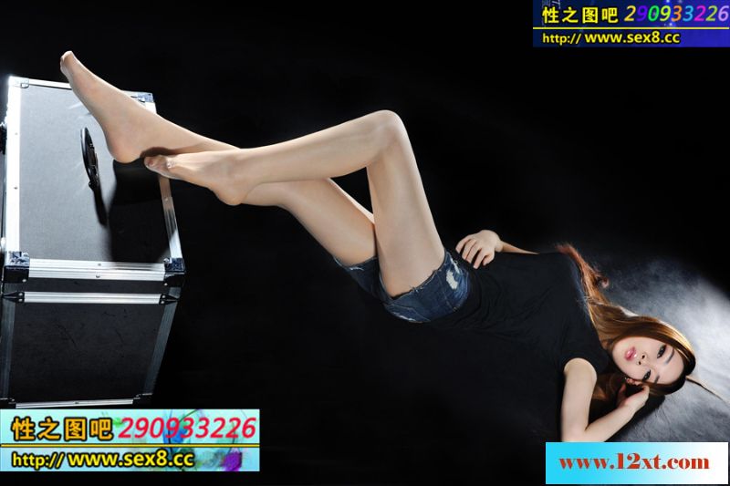 少妇Model允儿(50P)