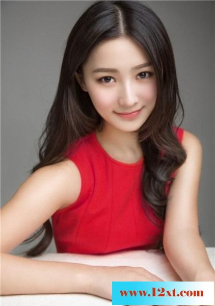 “孙月言”张娜红裙写真曝光12P