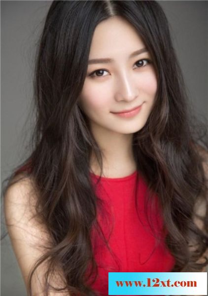 “孙月言”张娜红裙写真曝光12P