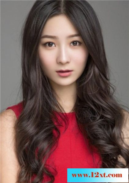 “孙月言”张娜红裙写真曝光12P