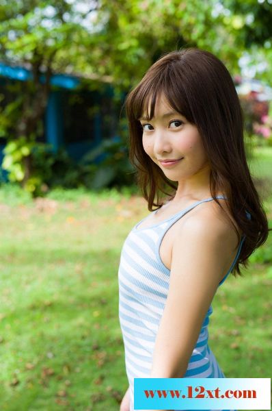 “天使嫩模”佐野雏子身穿吊带上围10P