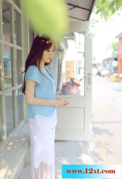 陈嘉琦夏日写真曝光转型小女人韵味足12P