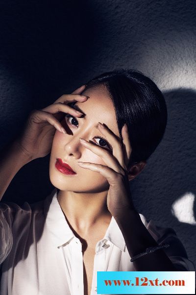 陈紫函曝杂志大片眼神迷离述说别样故事11P