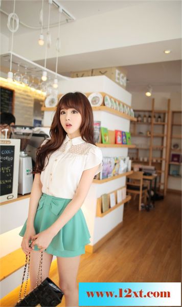 韩国美女金信英街拍自拍美女图片20P