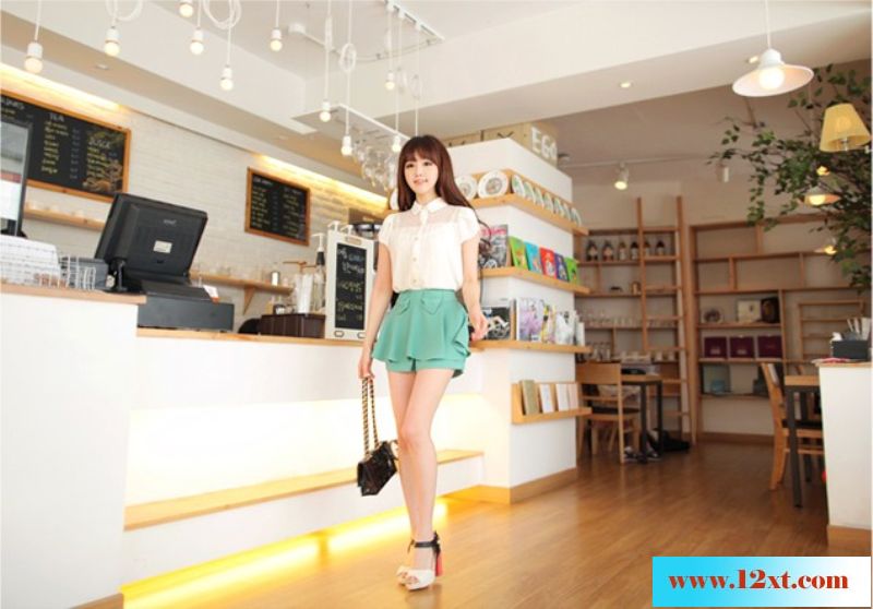 韩国美女金信英街拍自拍美女图片20P