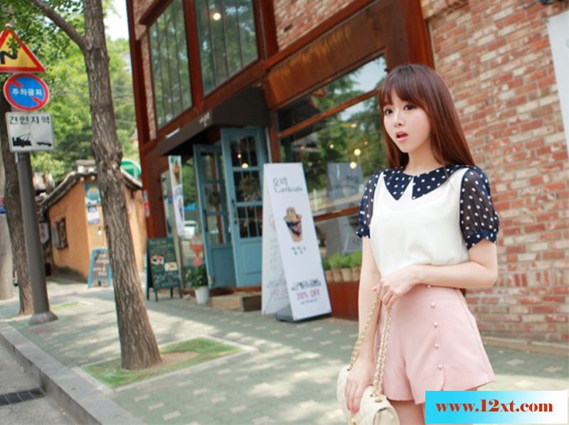 韩国美女金信英街拍自拍美女图片20P