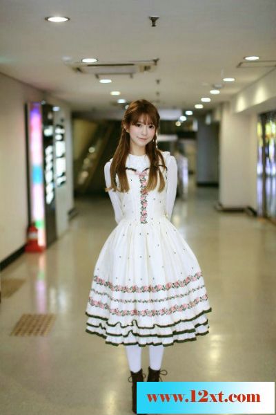韩国妹子yurisa_chan又一波美图17P