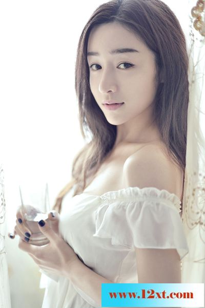 何彦霓娇俏写真美艳10P