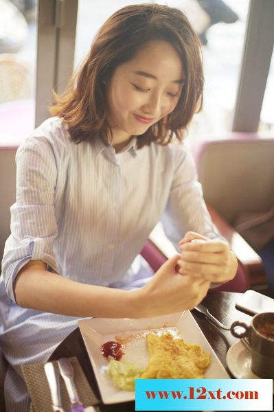 蒋梦婕安静享受巴黎阳光10P
