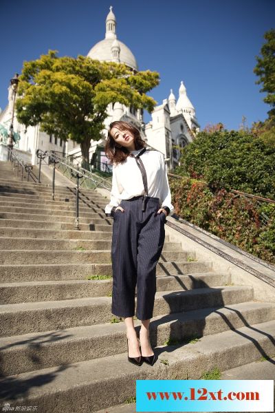 蒋梦婕简约街拍大片12P