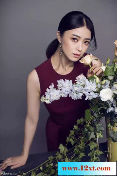 蒋欣淡雅的知性美15P