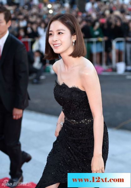 金泰希郭智敏花英红毯斗艳14P