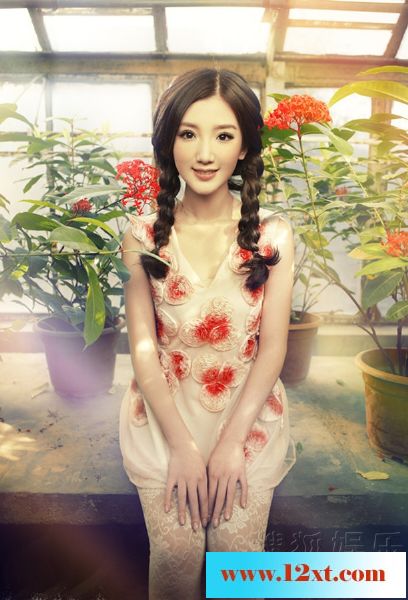 毛晓彤甜美系写真清新亮丽精灵可爱10P