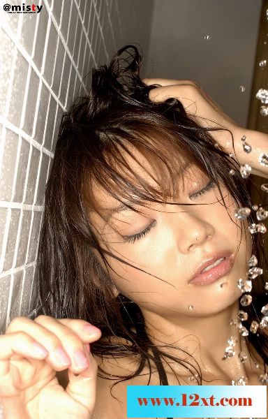美女ヒトミン惹火喷血戏水图23P