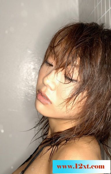 美女ヒトミン惹火喷血戏水图23P