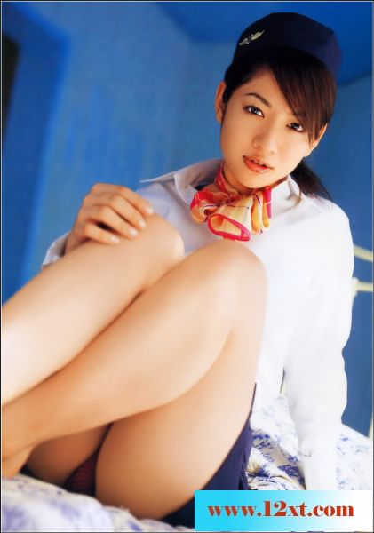 美女那美丽的外表和内在的气质都叫人难以忘怀