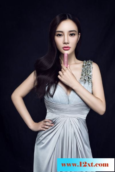 美女女明星李小璐时尚唇膏写真图片10P