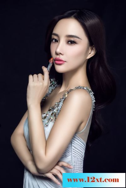 美女女明星李小璐时尚唇膏写真图片10P