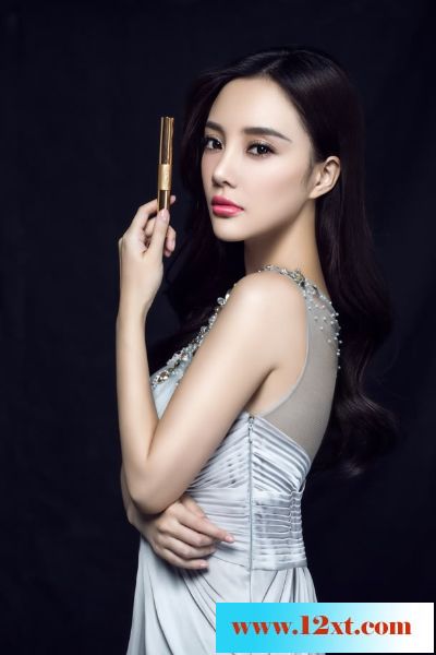 美女女明星李小璐时尚唇膏写真图片10P