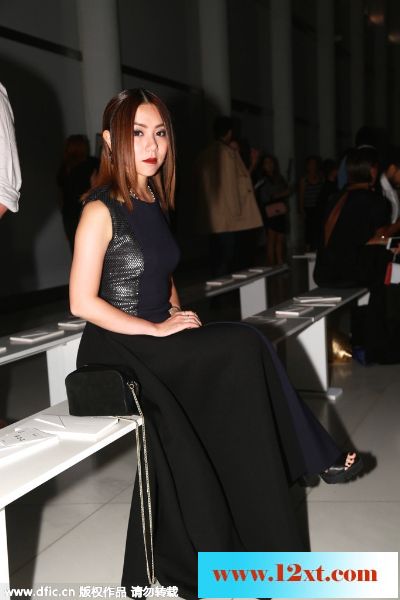 纽约时装邓紫棋再曝光最新的三套LOOK10P