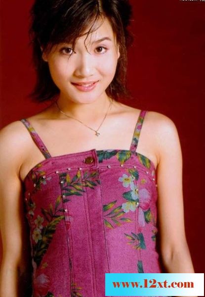 潘雨辰优雅恬静，甜美笑脸尽显气质10P