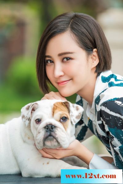 气质美女明星张歆艺宠物写真图片10P