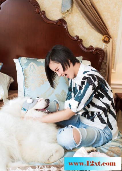 气质美女明星张歆艺宠物写真图片10P