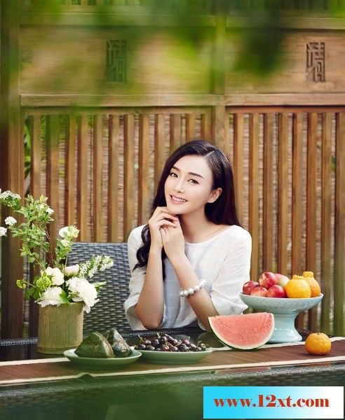 秦岚性感红唇更令其倩影动人16P