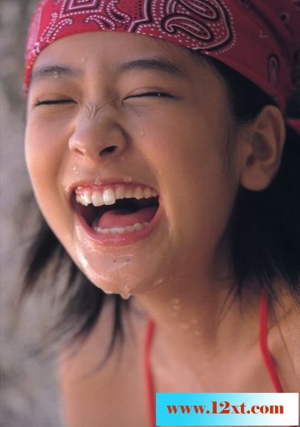 清纯美眉调皮的笑容16P