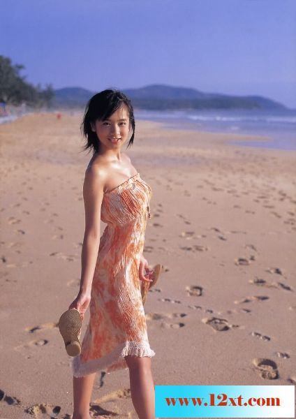 清纯美眉调皮的笑容16P