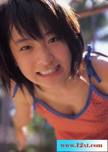 清纯美眉调皮的笑容16P